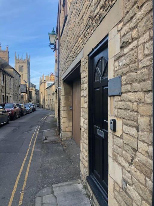 The Granary, Lovely Townhouse In Central Stamford Exterior photo